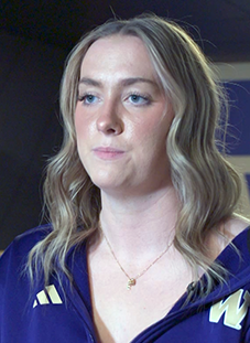 picture of University of Washington volleyball player Elise Hani