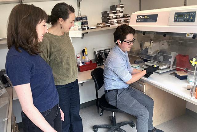 Amanda Perofsky, Lea Starita and Peter Han in Brotman Baty Lab