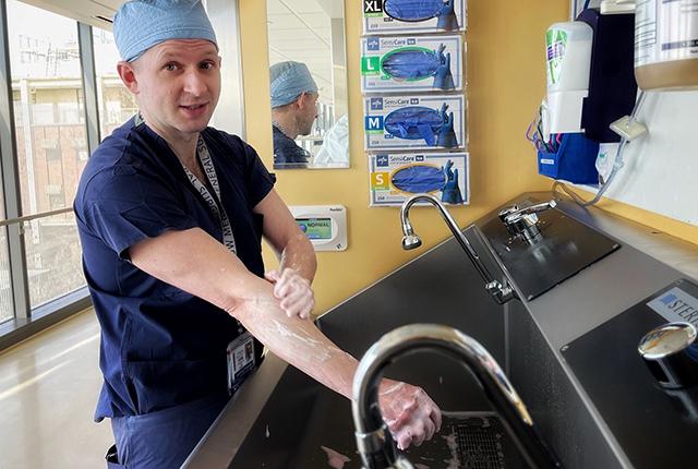 picture of Dr. Christopher Childers, a UW Medicine surgeon