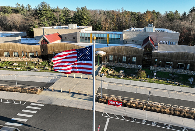 picture of the outside of Sandy Hook Elementary School in Newtown, Connecticut
