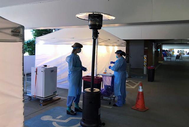 Media Name: coronavirus_drive-thru_testing_for_uw_medicine_employees_1_sized.jpg