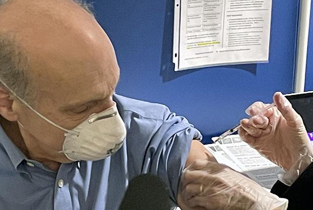 Media Name: d_salk_smallergetting_coronavirus_vaccine_file-21.jpg