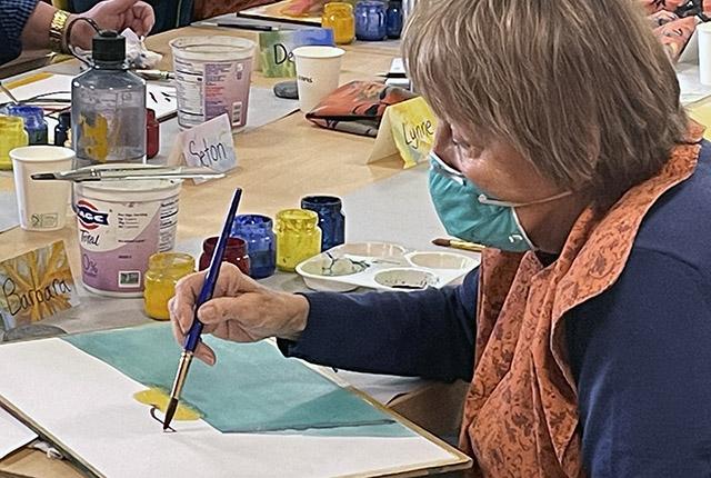 Media Name: memory_hub_art_activity_5_img_4821_2.jpg