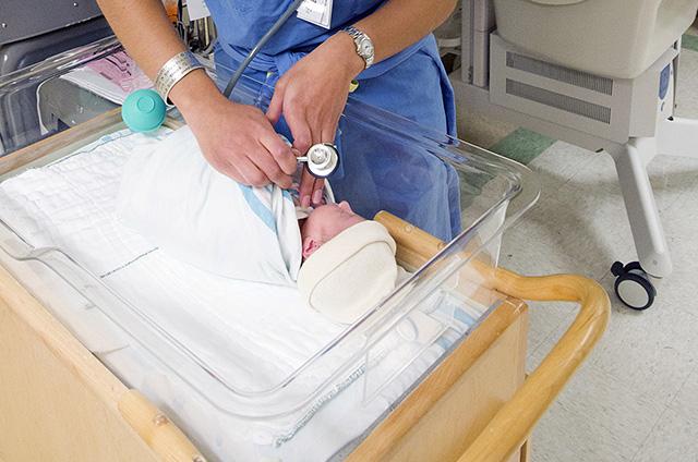 Media Name: new_born_baby_2_labor_and_delivery_uwmc_-_copy_2_54.jpg