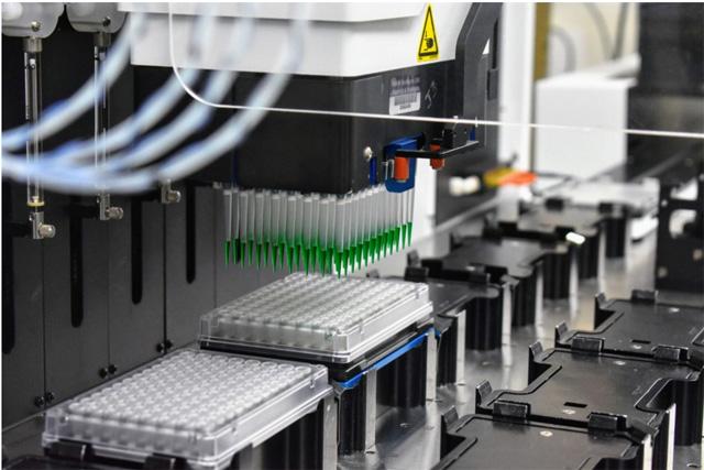 Media Name: topmed_nw_clinical_genomics_smaller_photo.jpg