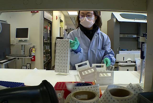 Media Name: uwm_virology_lab.jpg